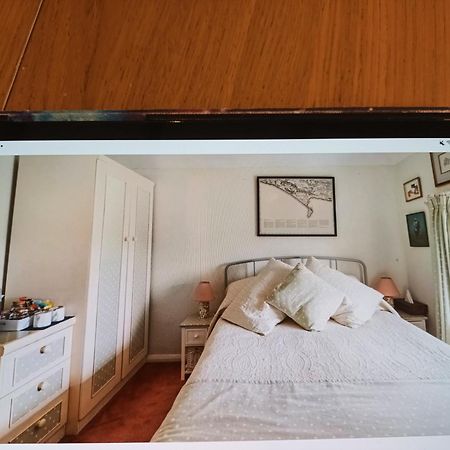 Number Five Apartment Abbotsbury Bagian luar foto