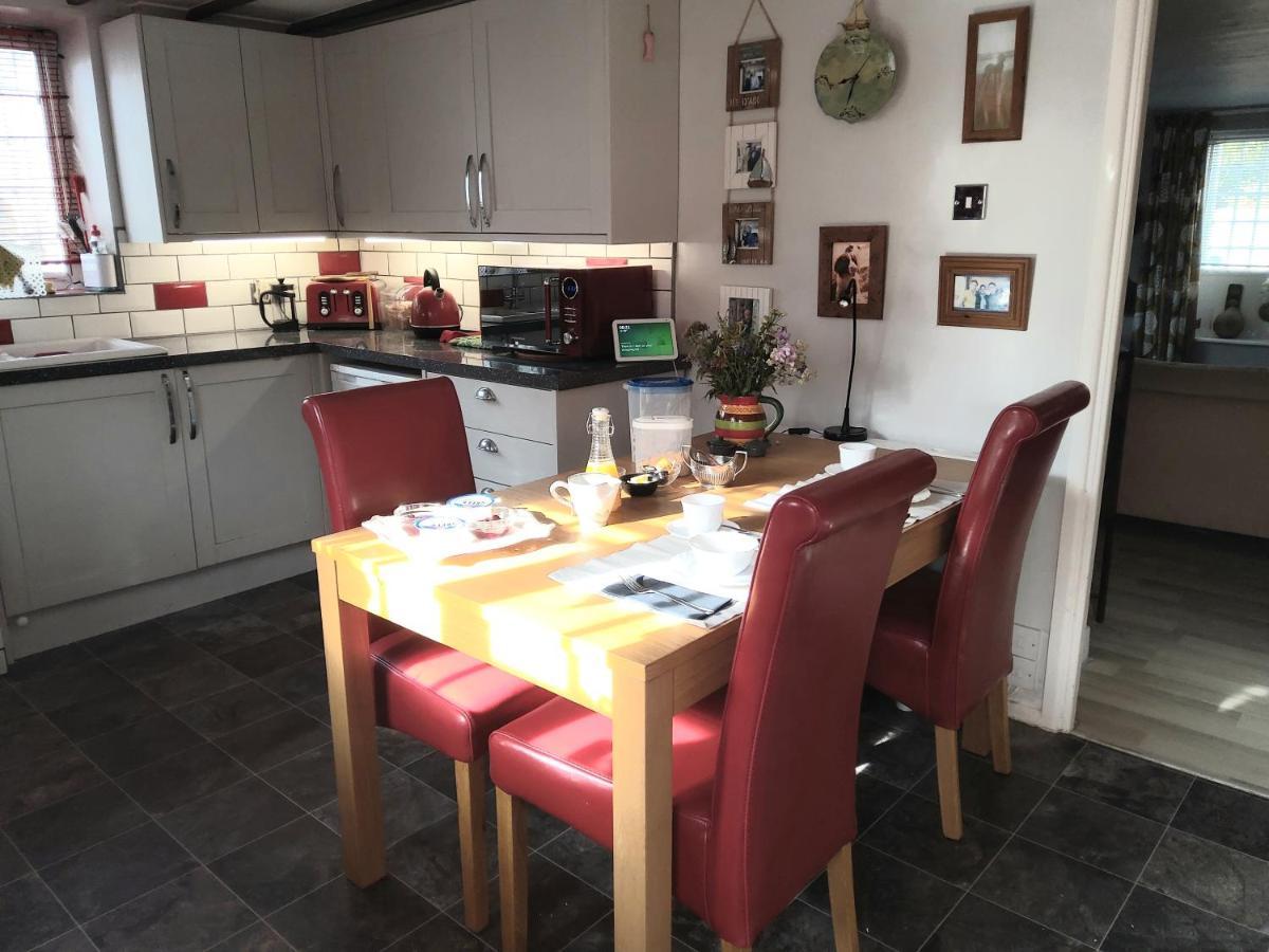 Number Five Apartment Abbotsbury Bagian luar foto