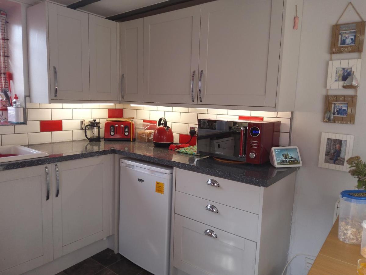 Number Five Apartment Abbotsbury Bagian luar foto